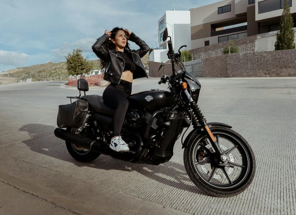 Les accessoires de moto pour améliorer votre confort de conduite