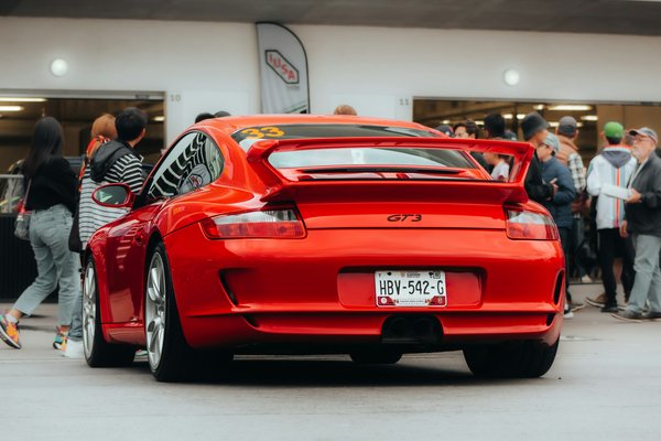 L'influence des voitures sportives sur la mode